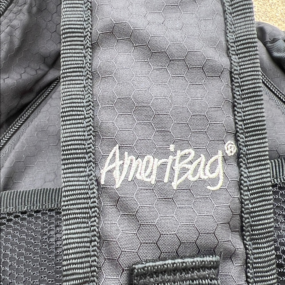 AmeriBag Unisex Large Black Nylon Healthy Back Messenger Backpack Bag - Picture 9 of 10